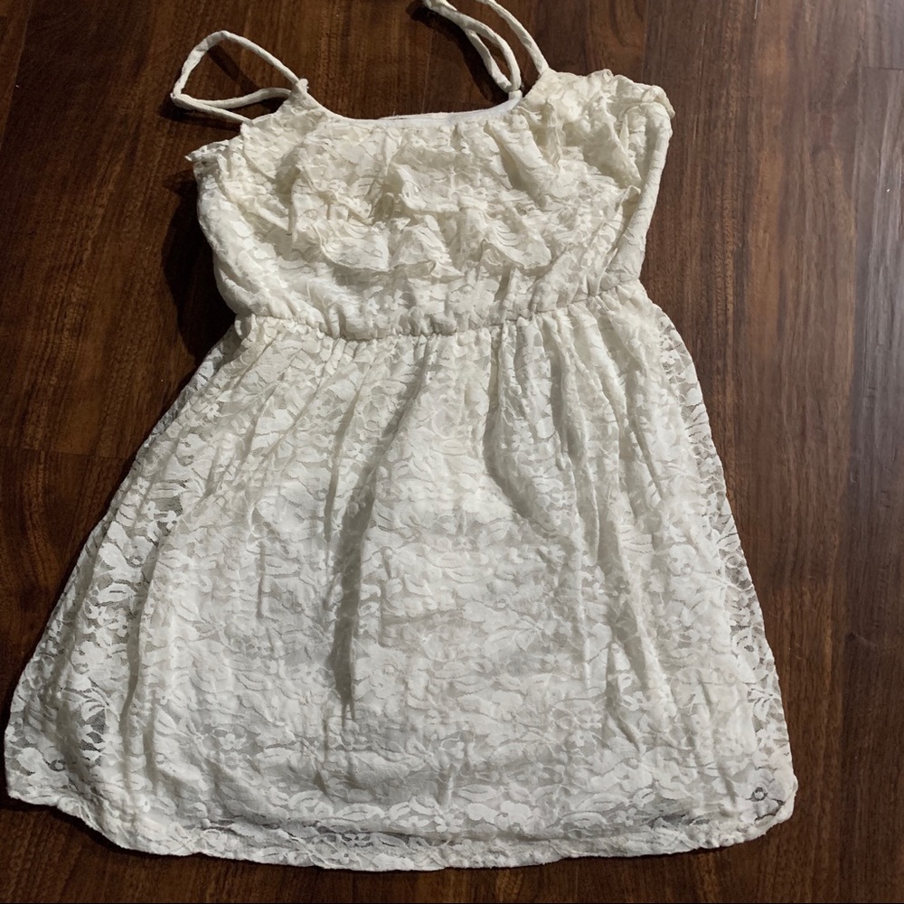 Amy Wear White Lace Dress - Picture 3 of 5